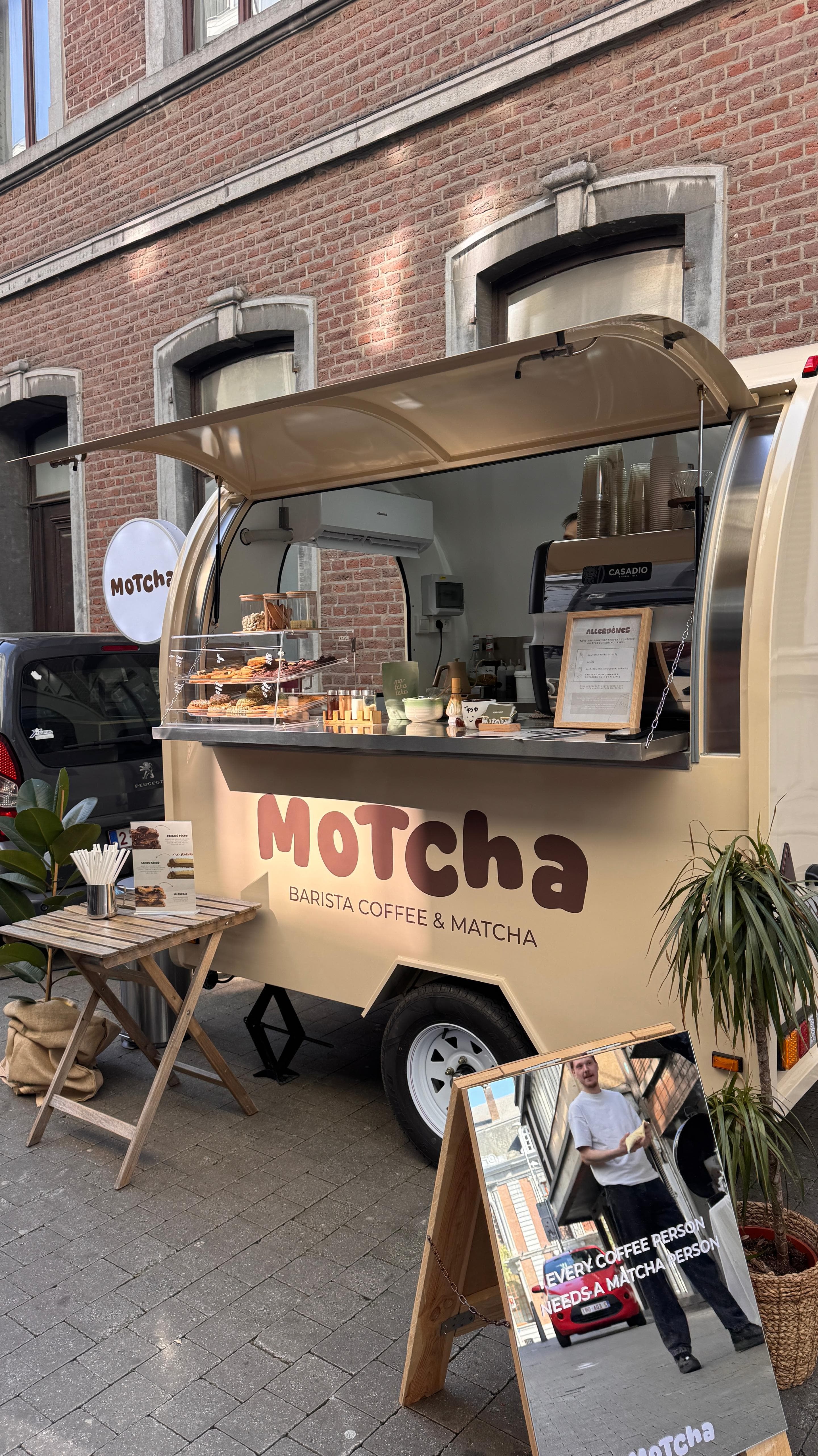 Le food truck Motcha installé lors d'un événement